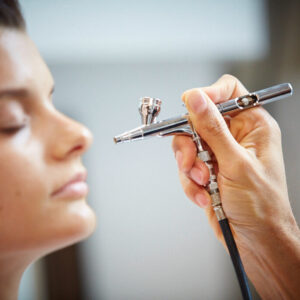 Pro-SP-Airbrush-In-Action-Model-Shot (1)